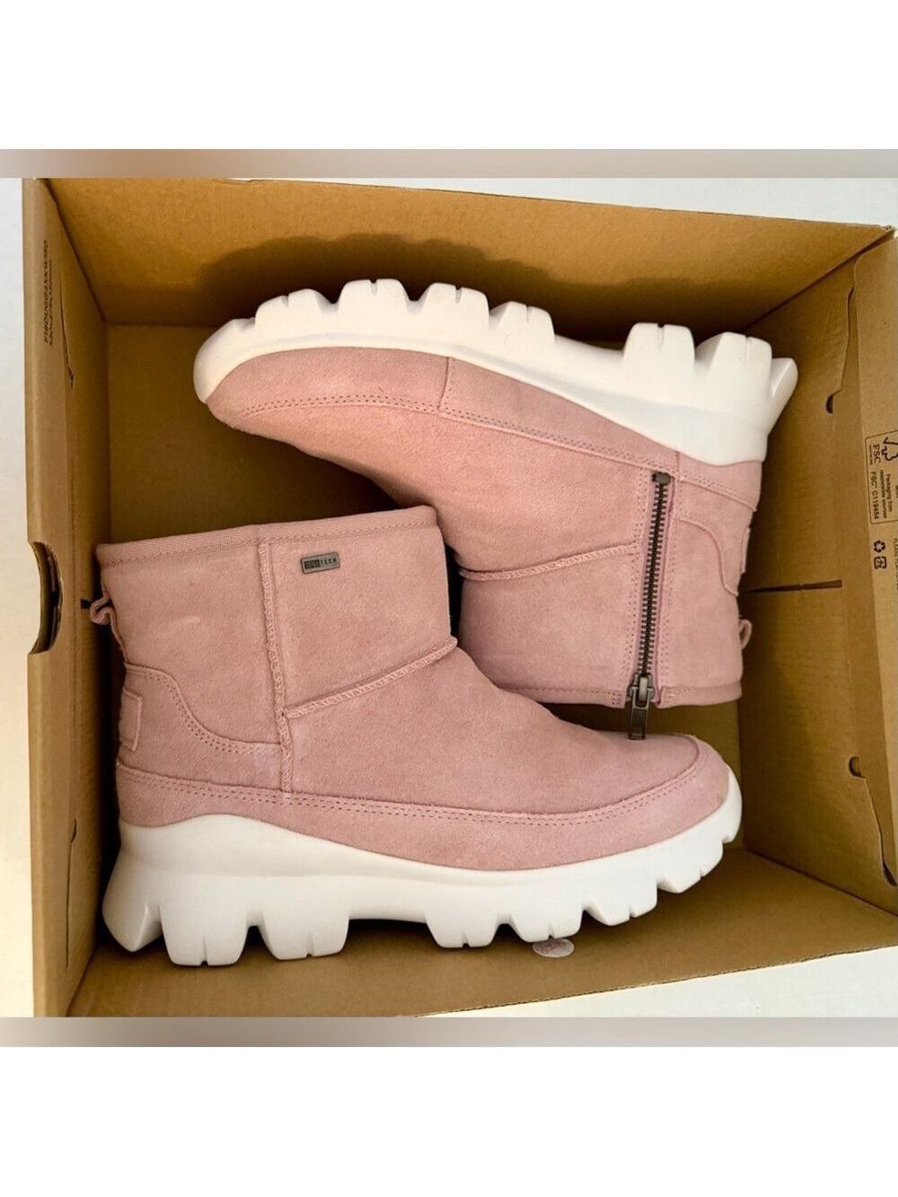 NEW IN BOX – UGG Palomar Sneaker Pink Crystal • Women’s 7.5 - Picture 7 of 13